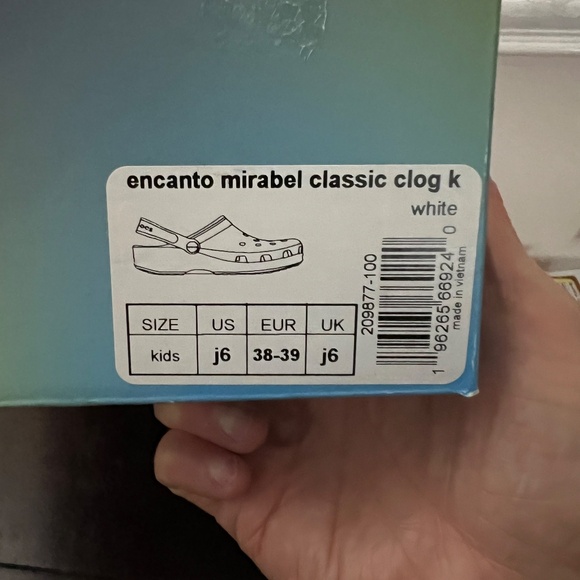 Disney Crocs Clogs Mirabel Juniors 6 Women’s 8 - Picture 12 of 12